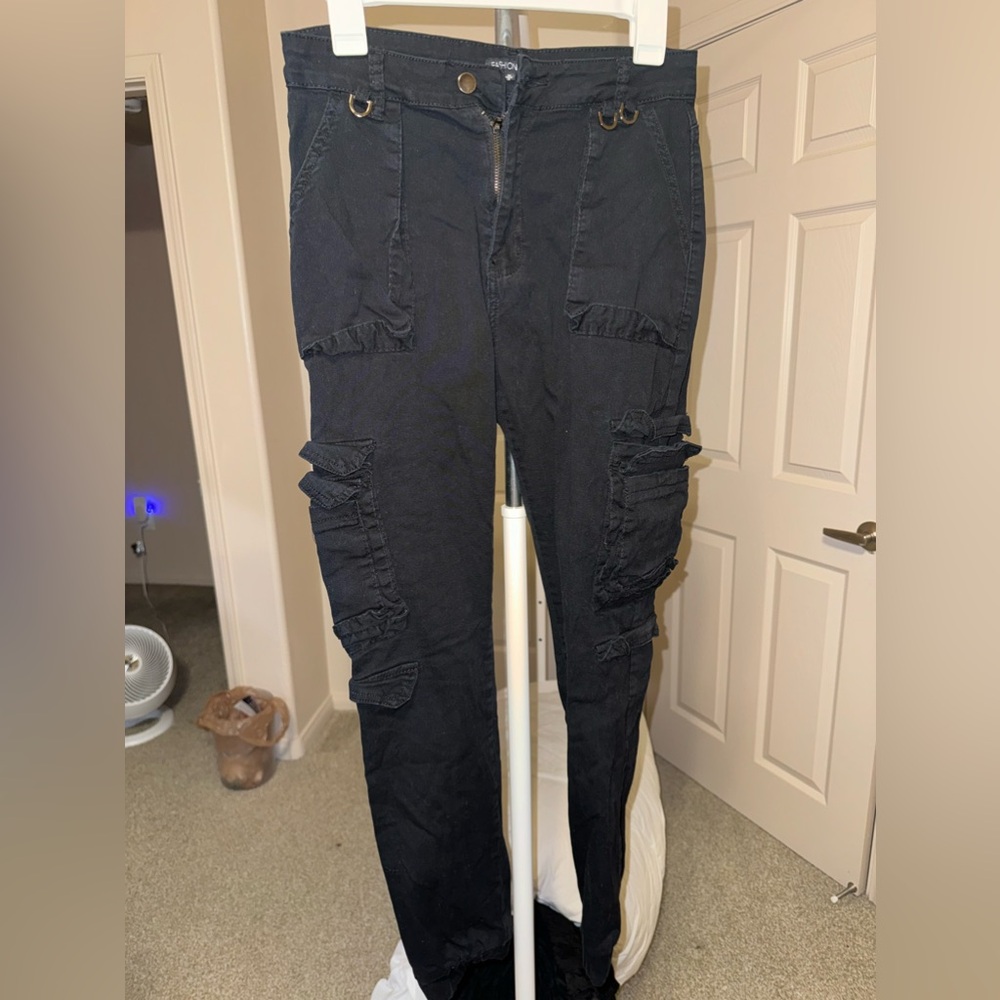 Black FashionNova cargo pants joggers